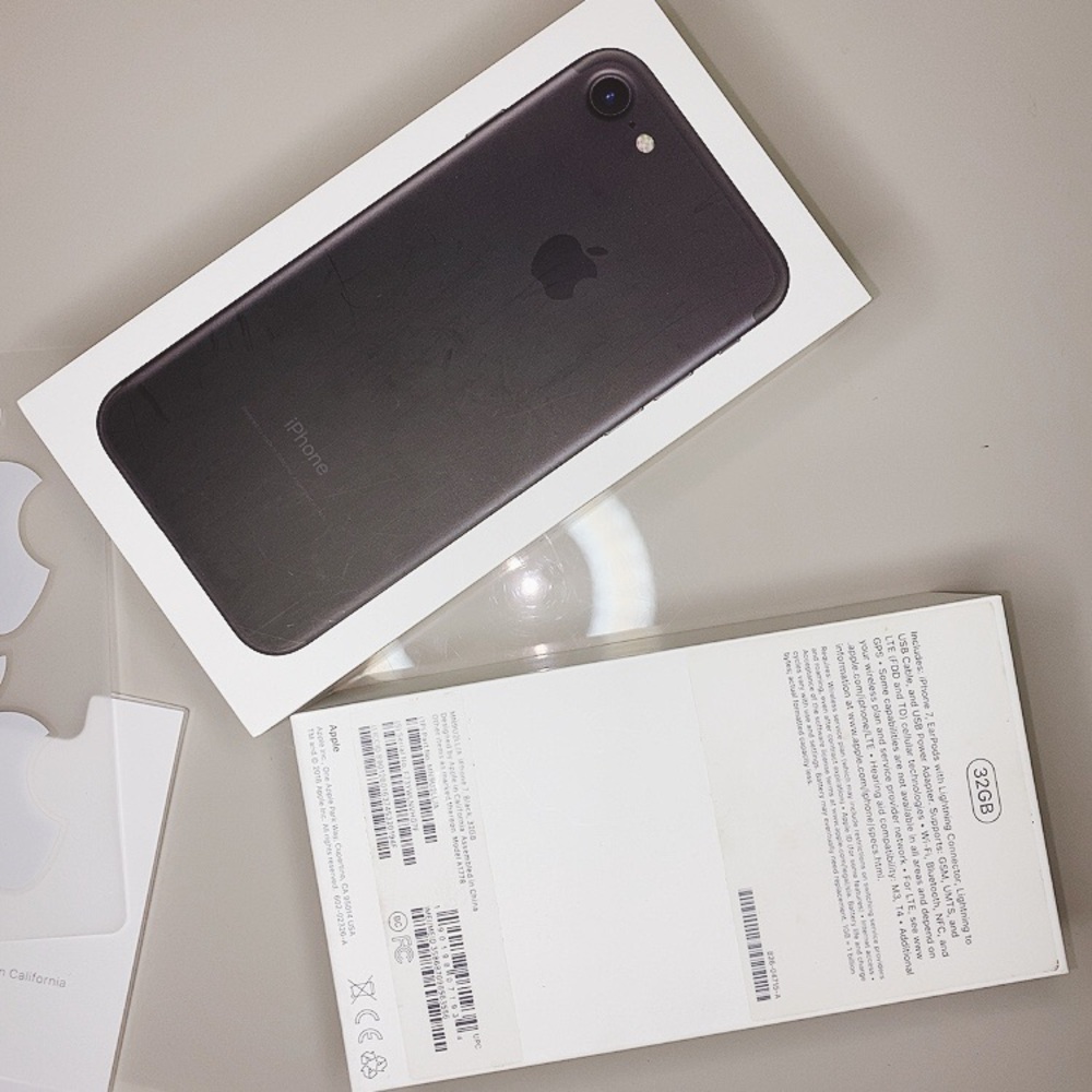 iPhone 7 Empty Box